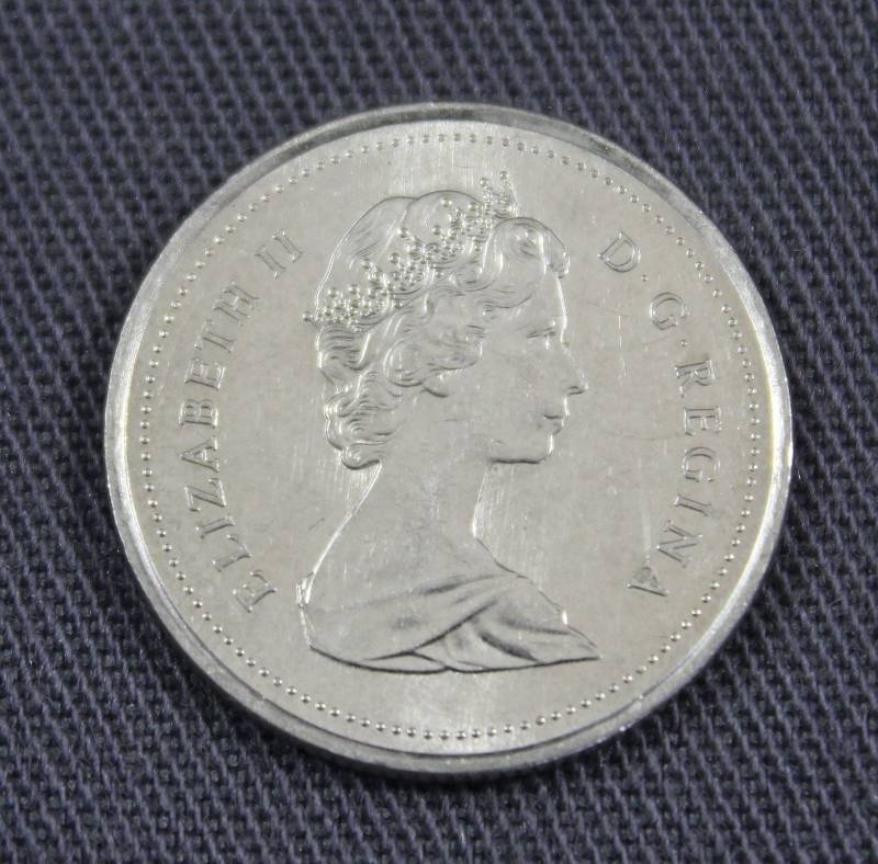 lot 4099 image: 1975 Canada 25 Cents Coin, Queen Elizabeth II
