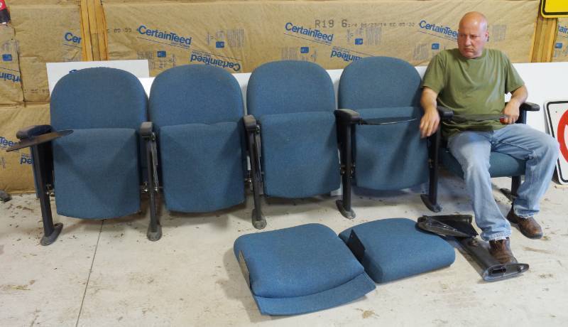lot 7110 image: Movie Theater  Stadium Classroom Seats - NICE 6 total seats w finished end caps - Heavy duty - NICE