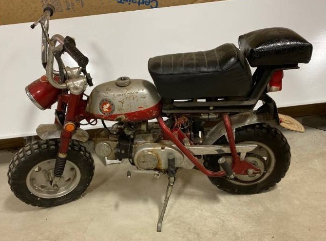 lot 9996 image: 1970 Honda Mini Trail Z50A 50cc - Street Legal with Clean TITLE - Take It To The Lake