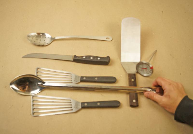 lot 2599B image: Lot of Nice Restaurant Utensils - very loooong, big spoon, 2 turners and more See photos.