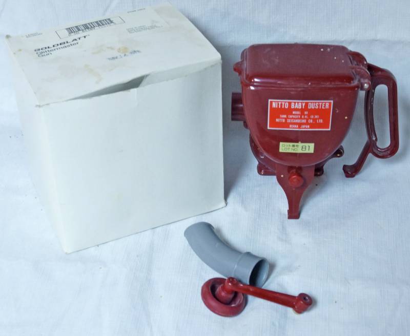 lot 2361 image: Vintage - NITTO BABY DUSTER - Model BD - Popcorn Ceiling - Glitter Duster - Excellent Condition Still has some glitter in it w original box