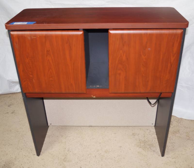 lot 2658 image: Desk Credenza - Double your work and storage space - see pics for measurements