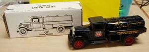lot 6472 image: Scale Models 75th Anniversary Phillips 66 Truck Bank