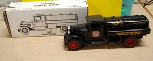 lot 6476 image: Scale Models 75th Anniversary Phillips 66 Truck Bank