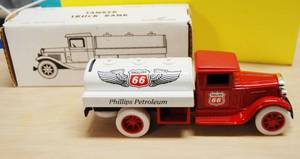 lot 6478 image: Scale Models Phillips 66 Aviation Truck Tanker Bank