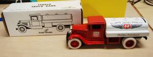 lot 6479 image: Scale Models Phillips 66 Aviation Truck Tanker Bank