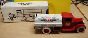 lot 6482 image: Scale Models Phillips 66 Aviation Truck Tanker Bank