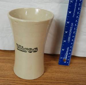 lot 2101 image: Vintage Hires Rootbeer Mug