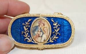 lot 2104 image: Vintage Estee Lauder Perfume Case - Very Cool