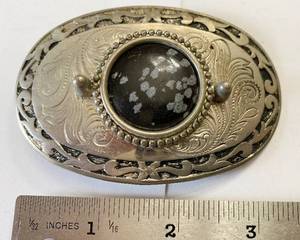 lot 3276 image: Belt Buckle with Black Stone in the middle - Pretty