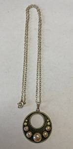 lot 3277 image: Neat Pendant Marked 925 on a chain - pendant weights 3gr.