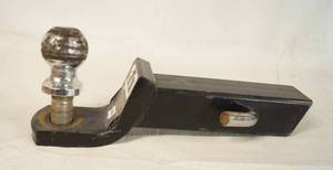 lot 2169 image: Ball and Tow Hitch