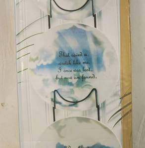lot 2171 image: Beautiful Decorated Plate Rack - New In Box