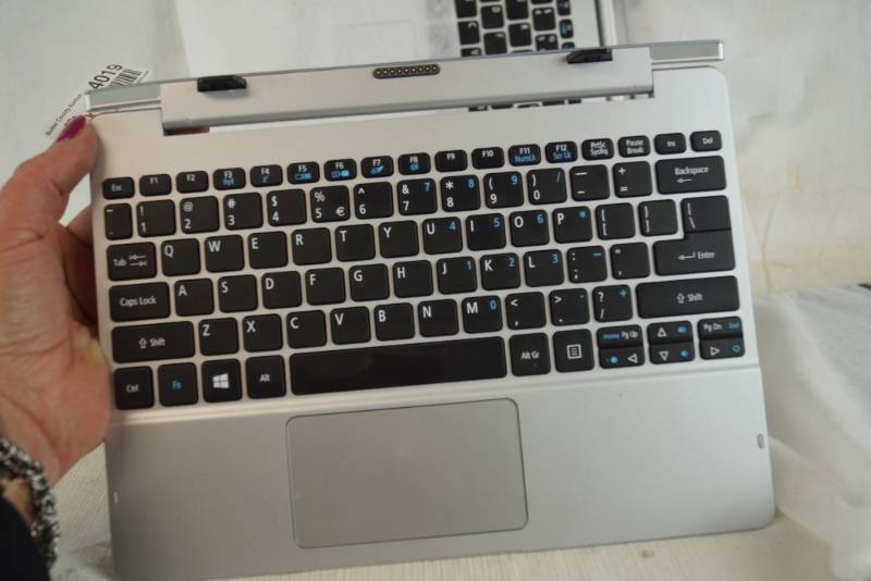 lot 4019 image: Large Box of New -  Attach-On Keyboards