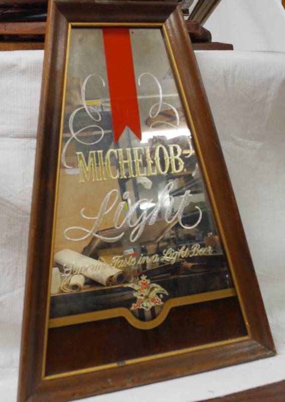 lot 4039 image: Michelob Light Beer Sign - Nice