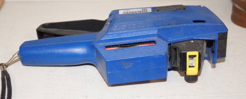lot 4073 image: Contact Pricing Gun - WOW Has a BIG Roll of stickers inside