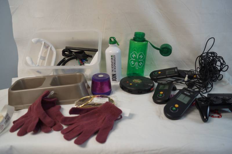 lot 4079 image: Electronic Game that Attaches to the TV - Water Mugs, ELVIS Glasses and More