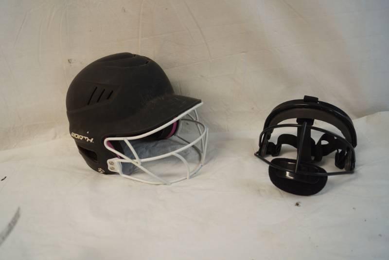 lot 4080 image: Girls Softball Helmet and Face Shield - VERY NICE (Cost approx $40 each retail)