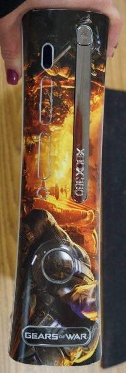 lot 4638 image: Gears of Wars Edtition XBOX 360 Unit - Untested