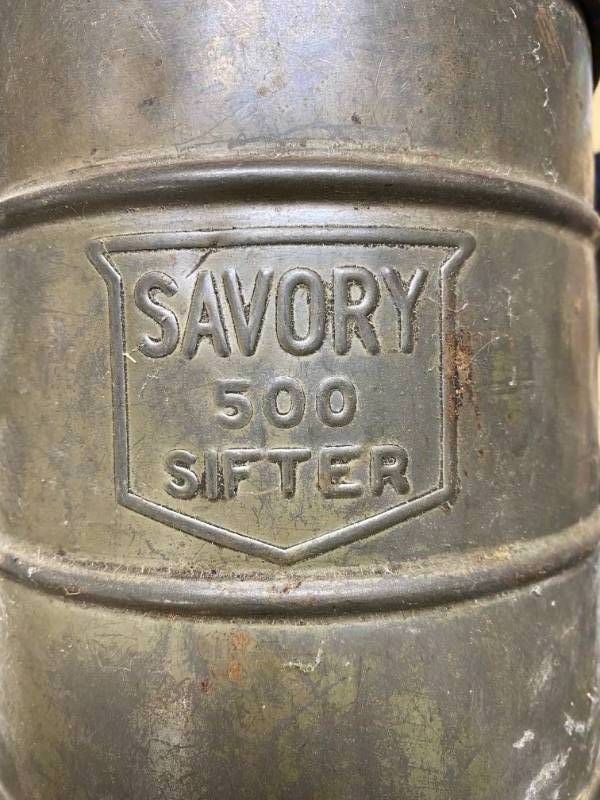 lot 4054 image: Savory Sifter 500 Vintage Flour Sifter - Kitchen Utensil