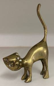 lot 2676 image: Brass Kitty Cat Ring Holder - So Cute