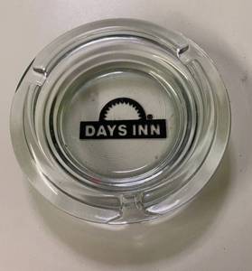lot 2700 image: Vintage DAYS INN Glass Ashtray