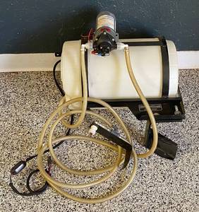 lot 2710 image: ATV Mounted JOHN DEERE Sprayer - Diaphragm Pump - SHURFlo M# 8000-543-137 - 7.0 amps