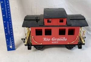 lot 4087 image: Toy Train Caboose