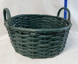 lot 4091 image: Large Green Wicker Basket - HUGE