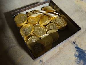 lot 2220 image: Large lot of WSU - Pizza Hut tokens