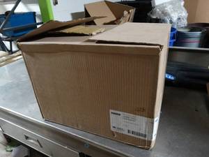 lot 2221 image: Case of 4 new jumbo roll dispensers
