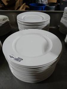 lot 2229 image: 33 Nice heavy round dinner plates- china plates