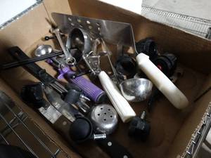 lot 2242 image: Lot of various kitchen utensils