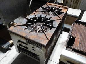 lot 2262 image: American Range Commercial 2 burner gas stock pot range w gas line