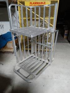 lot 2273 image: Aluminum 2 shelf stocking cart on wheels