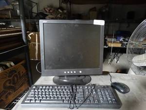 lot 2279 image: Acer LCD monitor keyboard mouse