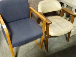 lot 2324 image: 2 waiting room chairs