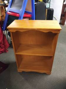 lot 5156 image: Small Wood Bookshelf