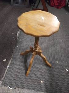 lot 5158 image: Vintage Side Table