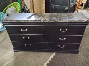 lot 5165 image: Ashley Furniture 6 Drawer Dresser with Mirror