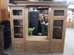 lot 5171 image: Very Nice 4 Piece Entertainment Center