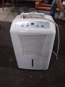 lot 5180 image: GE Air Purifier