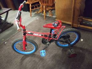 lot 5202 image: Kids Spiderman Bicycle