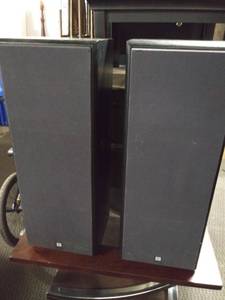 lot 5204 image: Pair of JBL G400 Speakers