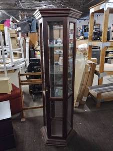 lot 5208 image: Lighted China Cabinet or Display Cabinet