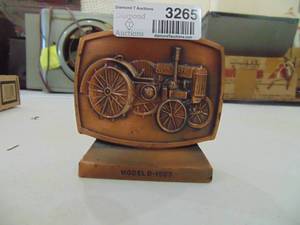 lot 3265 image: John Deere Piggy Bank - Model D - 1923