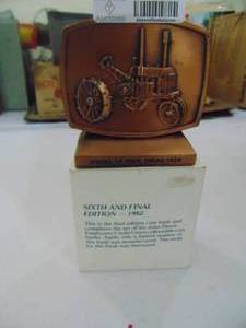 lot 3266 image: John Deere Piggy Bank - Model GP - Wide Tread - 1929