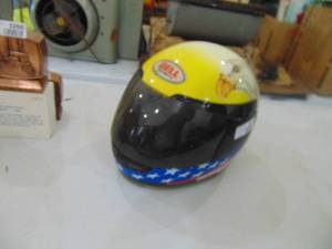 lot 3267 image: Bell Full Face Helmet -