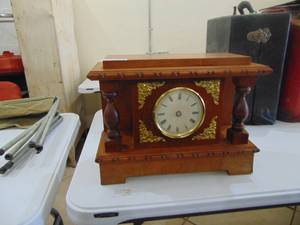 lot 3272 image: Mantle Clock Body -