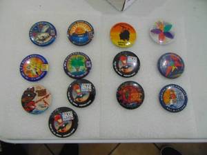 lot 3275 image: River Festival Button Collection